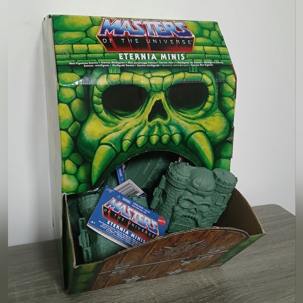 Masters Of The Universe MOTU Eternia Minis Wave 1 Figures With Grayskull Display